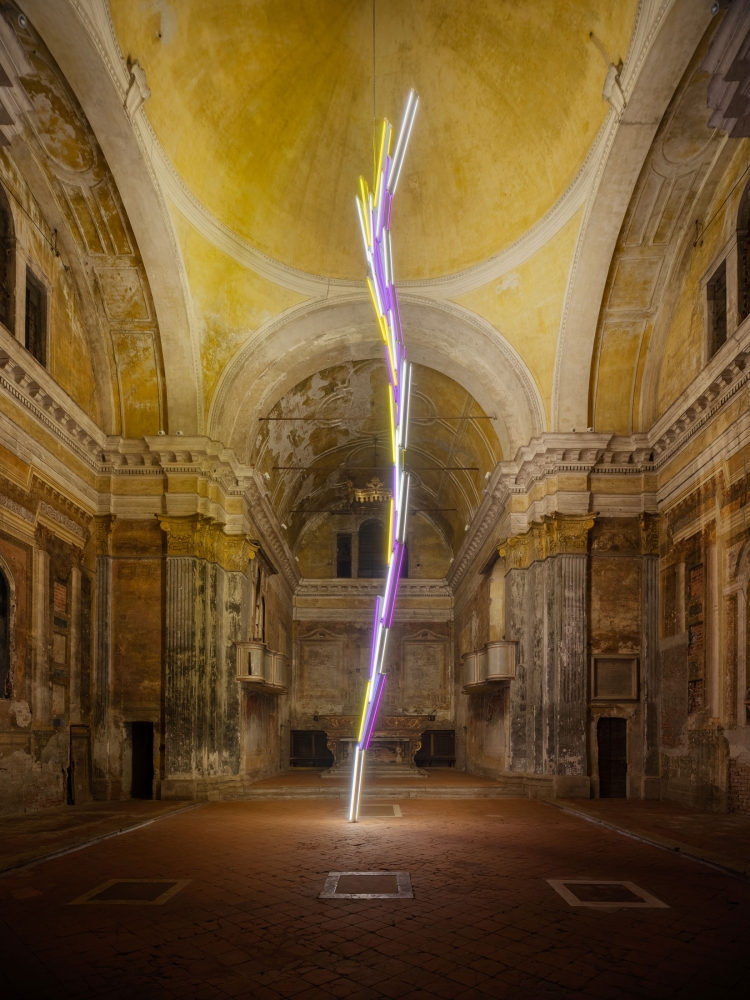 Mark Handforth, White-Light-Whirlwind, 2022, steel, lights and electrical fixtures, 14m. Courtesy of the artist and Galleria Franco Noero. Photo Credit: Form Group
