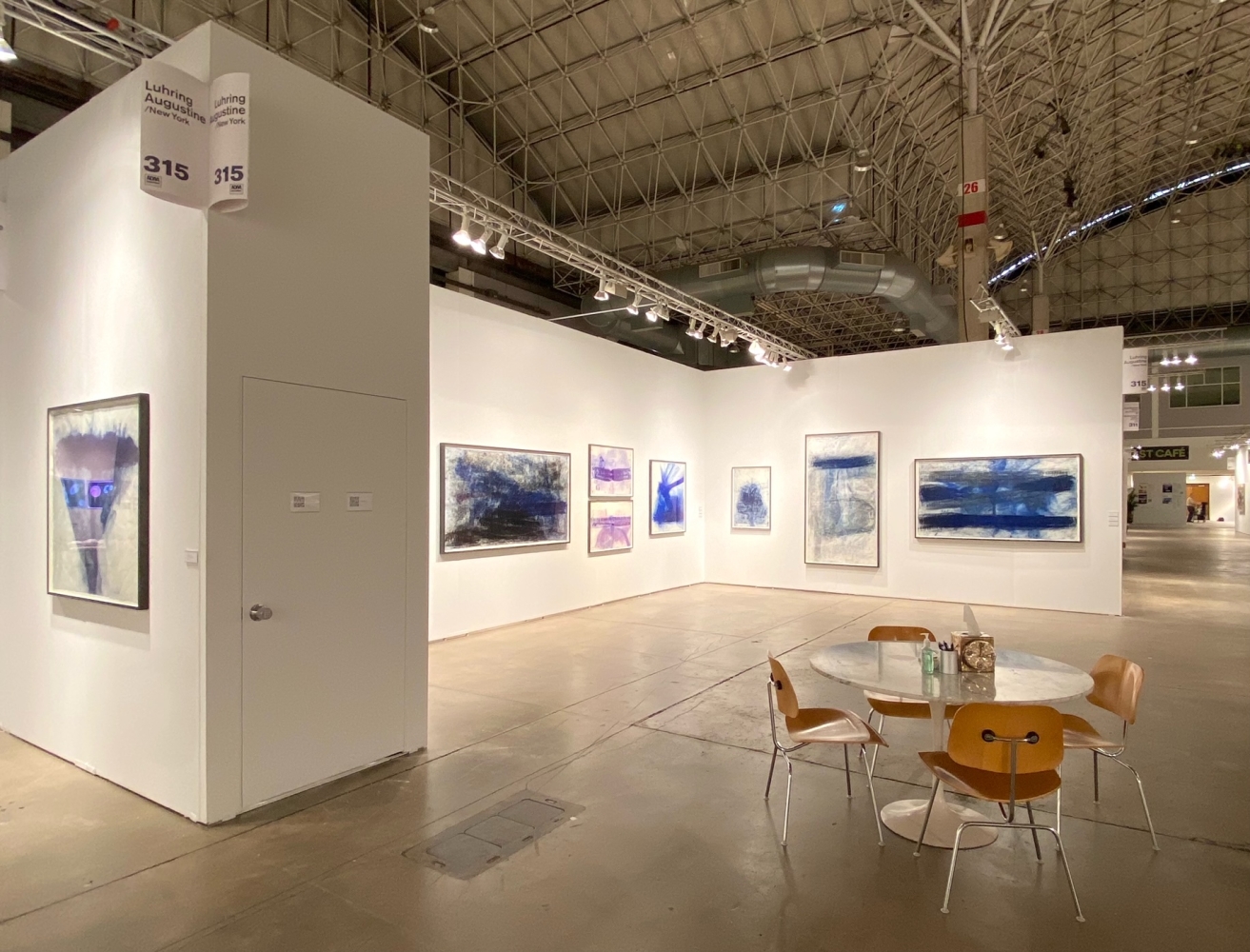 Luhring Augustine
EXPO Chicago, In/Situ
Installation view
2022
