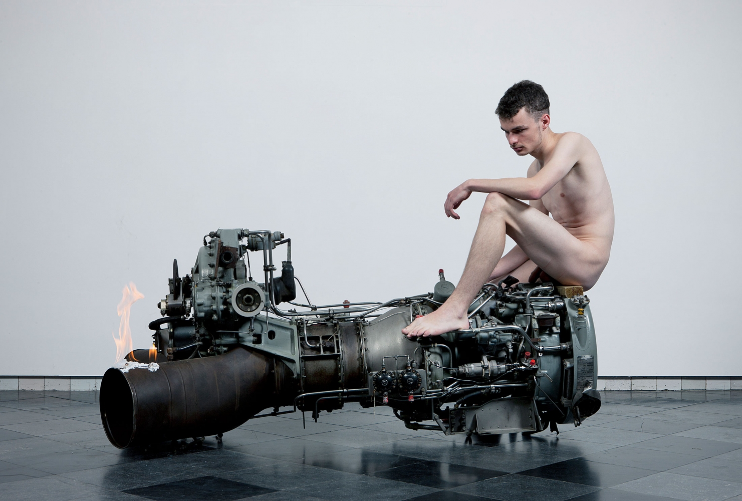 Roger Hiorns
Untitled, 2011
Military aircraft engine, fire, youth
Dimensions variable
Installation view
De Hallen Haarlem, Haarlem
December 1, 2012 &amp;ndash; February 24, 2013