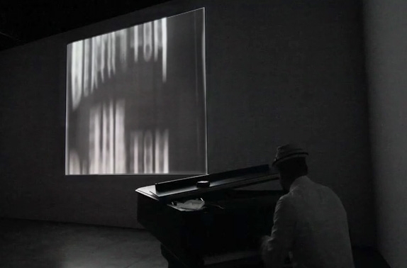 Glenn Ligon
The Death of Tom, 2008
16mm film transferred to video, black and white
Duration: 23 minutes
Musical composition and live accompaniment by Jason Moran
Luhring Augustine, New York, 2011