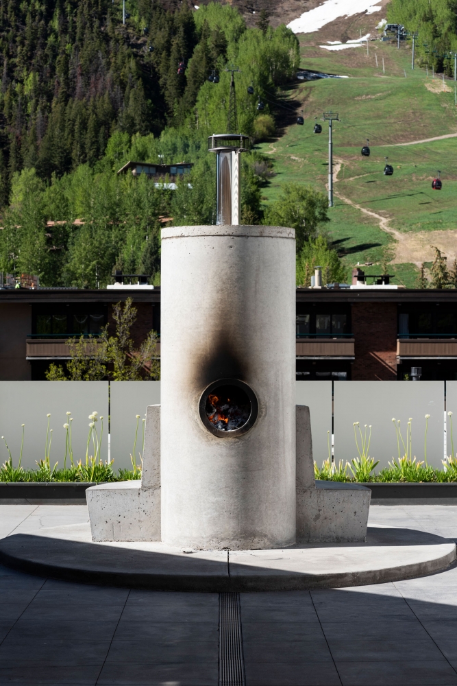 Oscar Tuazon
Fire Worship, 2019
Concrete, refractory cement, stainless steel, and fire
Dimensions variable
Installation view: Oscar Tuazon:&amp;nbsp;Fire Worship, Aspen Art Museum, 2019. Photo: Tony Prikryl