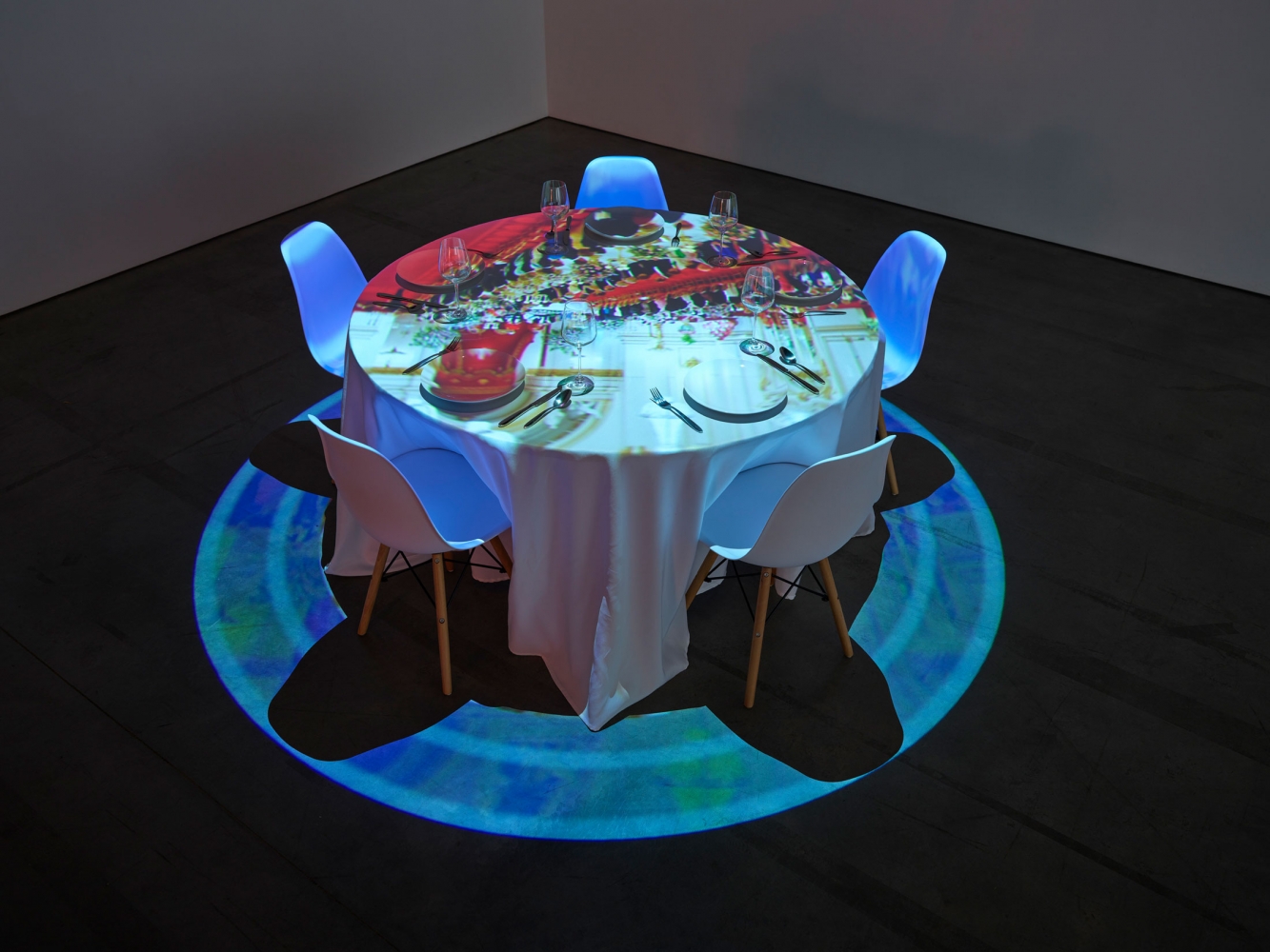 Pipilotti Rist
Streichelnder Nachtmahl Kreis 25 Knickerbocker Ave (Caressing Dinner Circle 25 Knickerbocker Ave), 2020
Video Installation for a round table, silent
Dimensions variable
From the&amp;nbsp;Caressing Dinner Circle Family