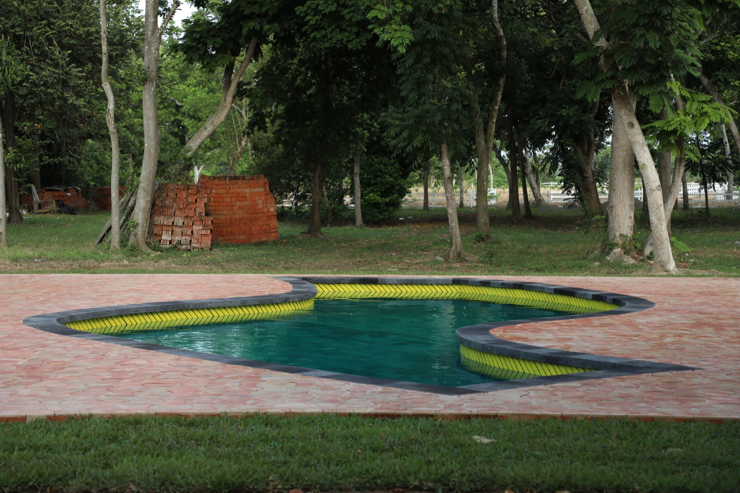 Sarah Crowner
Untitled (Swimming Pool), 2018
Mixed tiles
Dimensions variable
Courtesy Funcacion Proal, Veracruz, Mexico
​​​​​​​Photo:&amp;nbsp;Alex Barrios