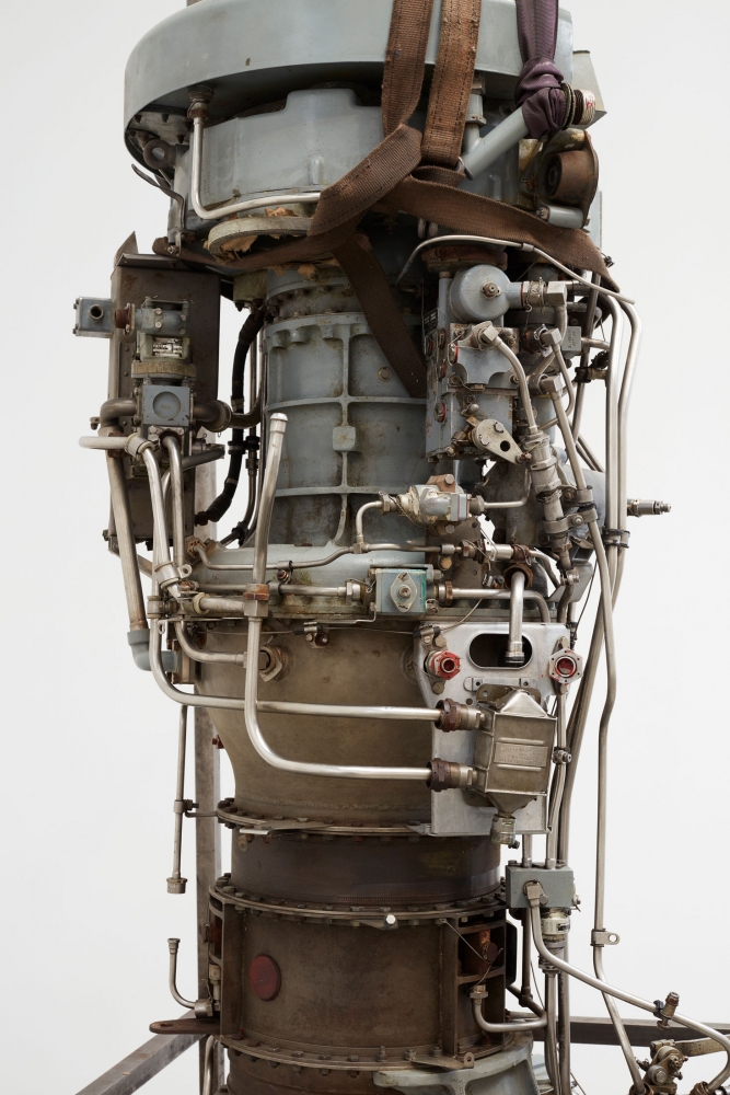 Roger Hiorns
Adolescent Torso, 2013
Detail
Steel, webbing, jet engine, brain matter, citalopram
106 x 35 1/2 x 35 1/2 inches
(269.24 x 90.17 x 90.17 cm)
